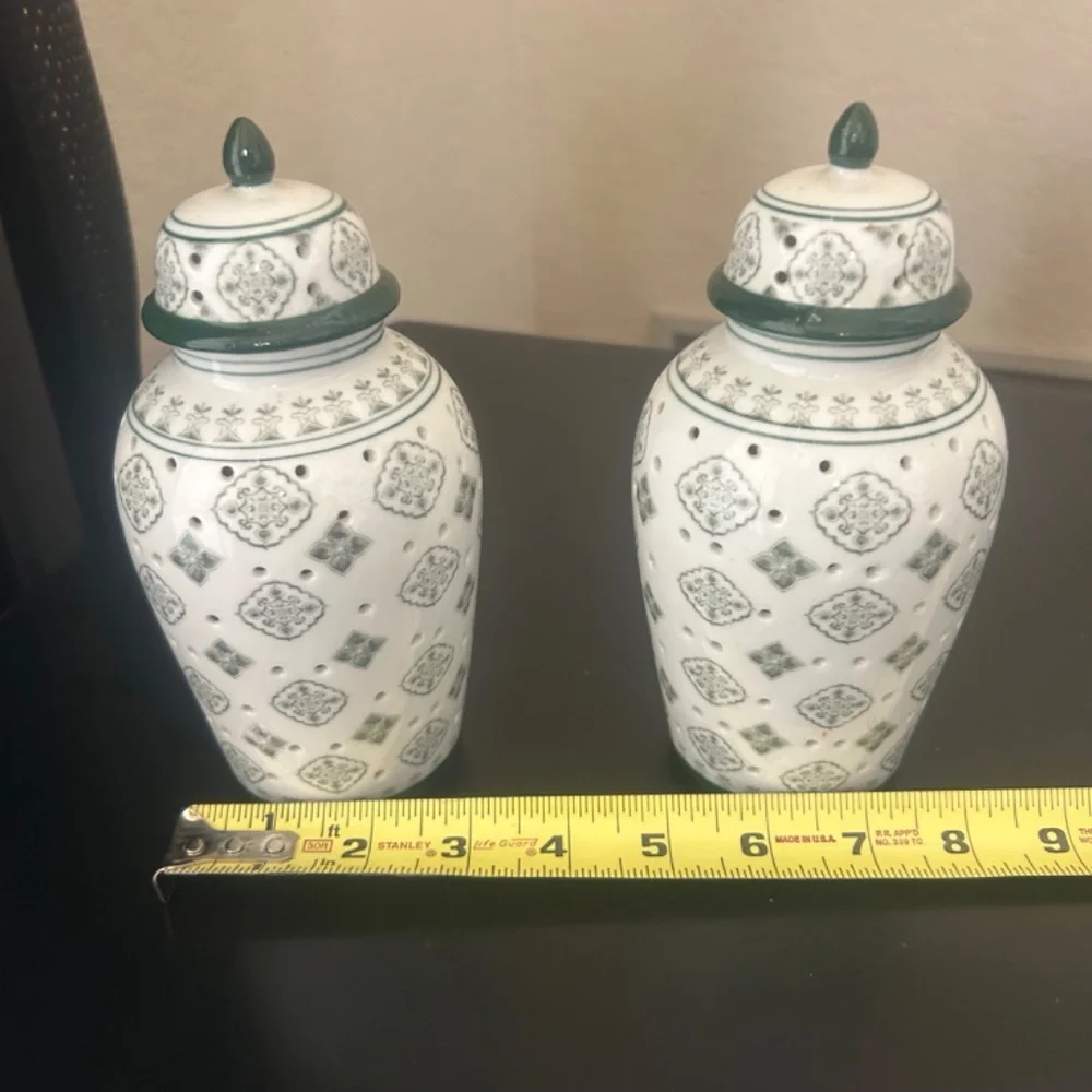 Illuminated Medallion Glass Ginger Glass Jars. Set of 3